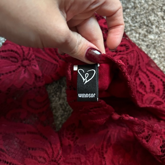 Windsor Size Small Red Lace Dress - Picture 3 of 4
